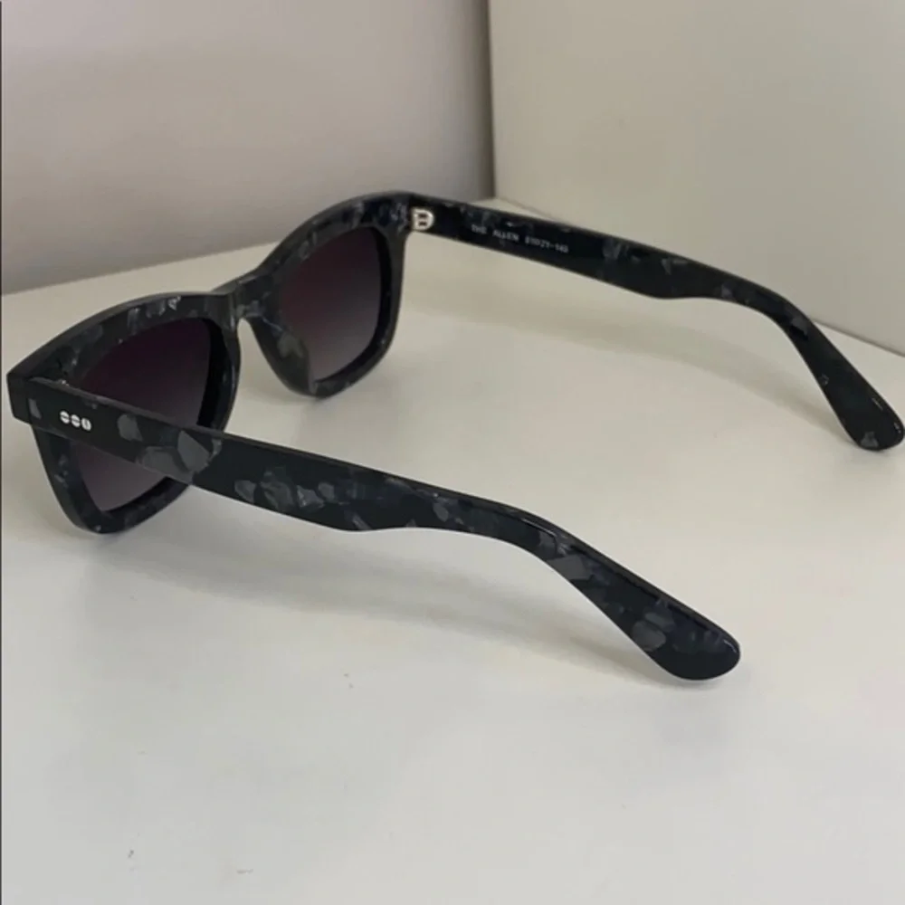 Komono sunglasses NEW Allen Black Marble wayfarer